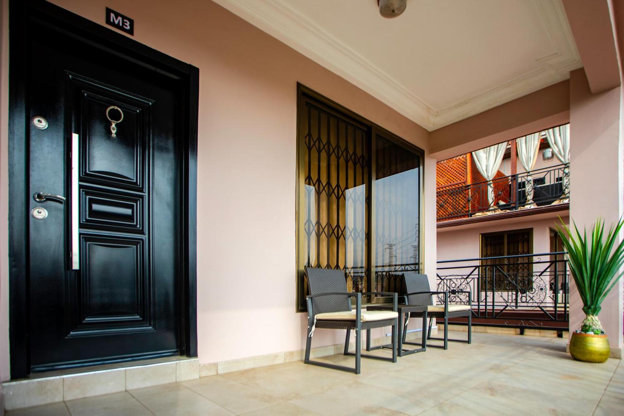 Maat Luxury Homes Accra Buitenkant foto