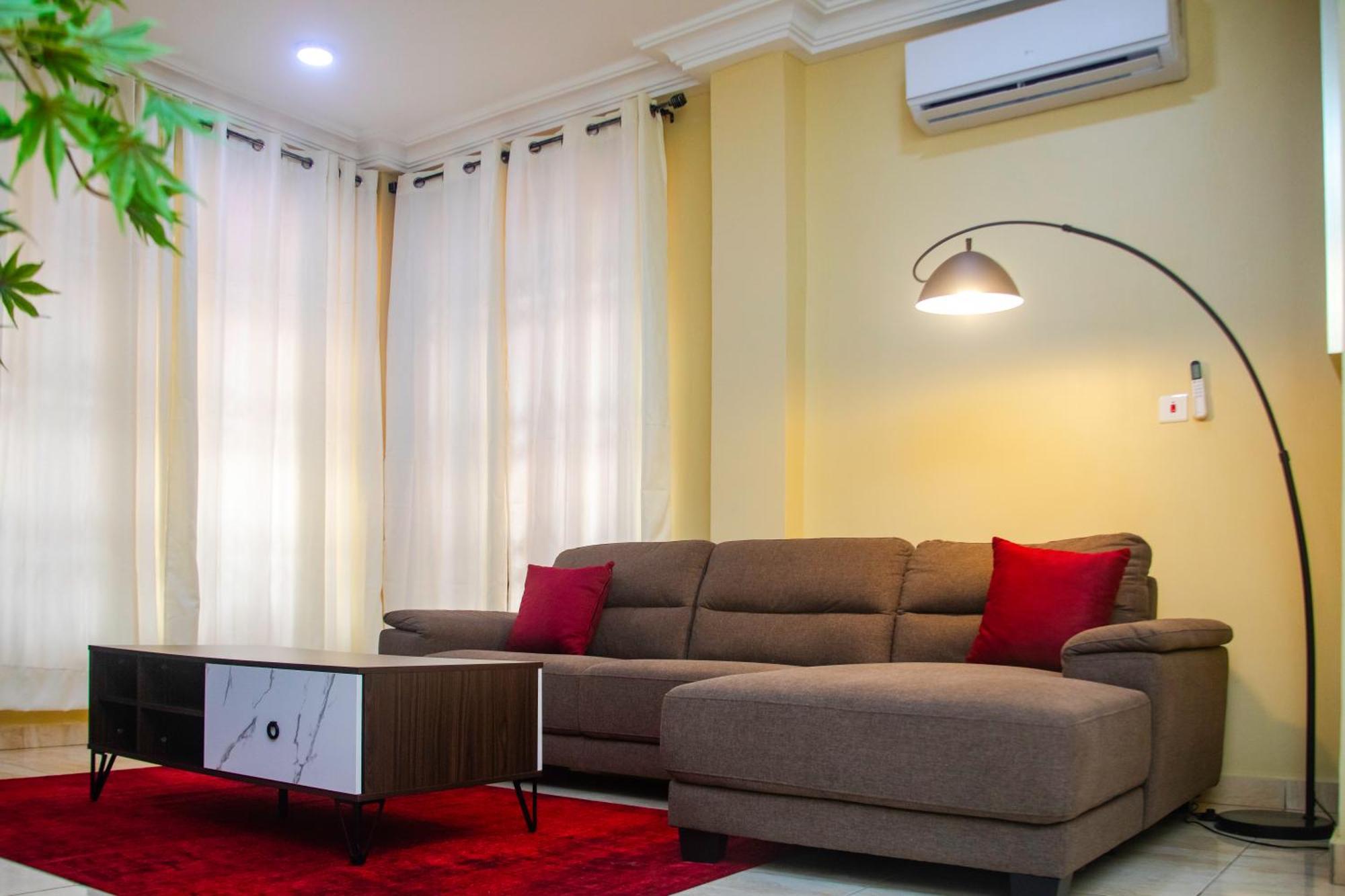 Maat Luxury Homes Accra Buitenkant foto
