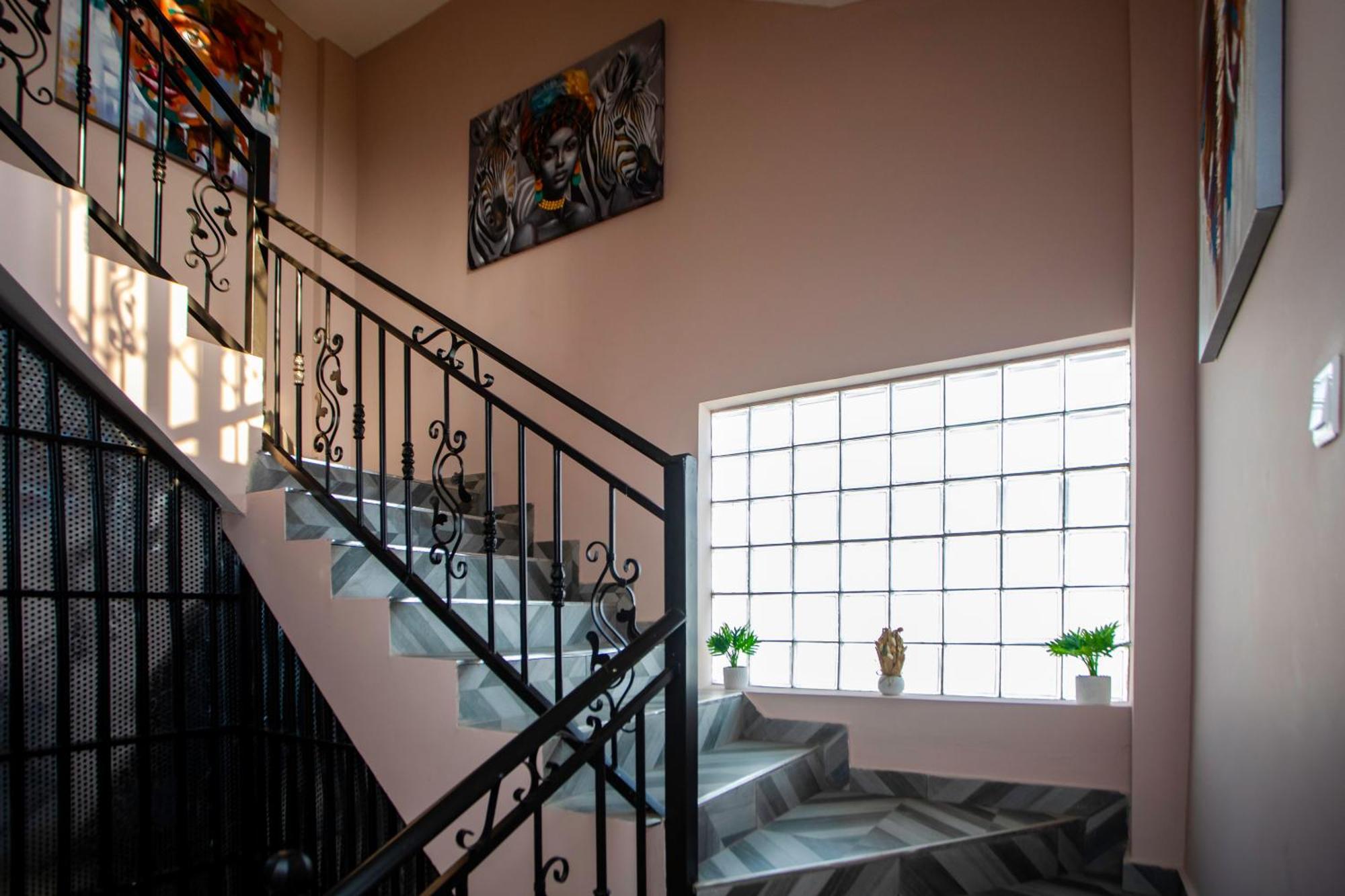 Maat Luxury Homes Accra Buitenkant foto